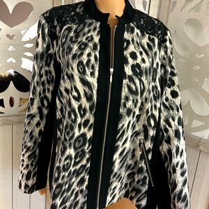 Chico’s NWT Black & White Leopard Print Jacquard Jacket Lace Shoulders Sz 3